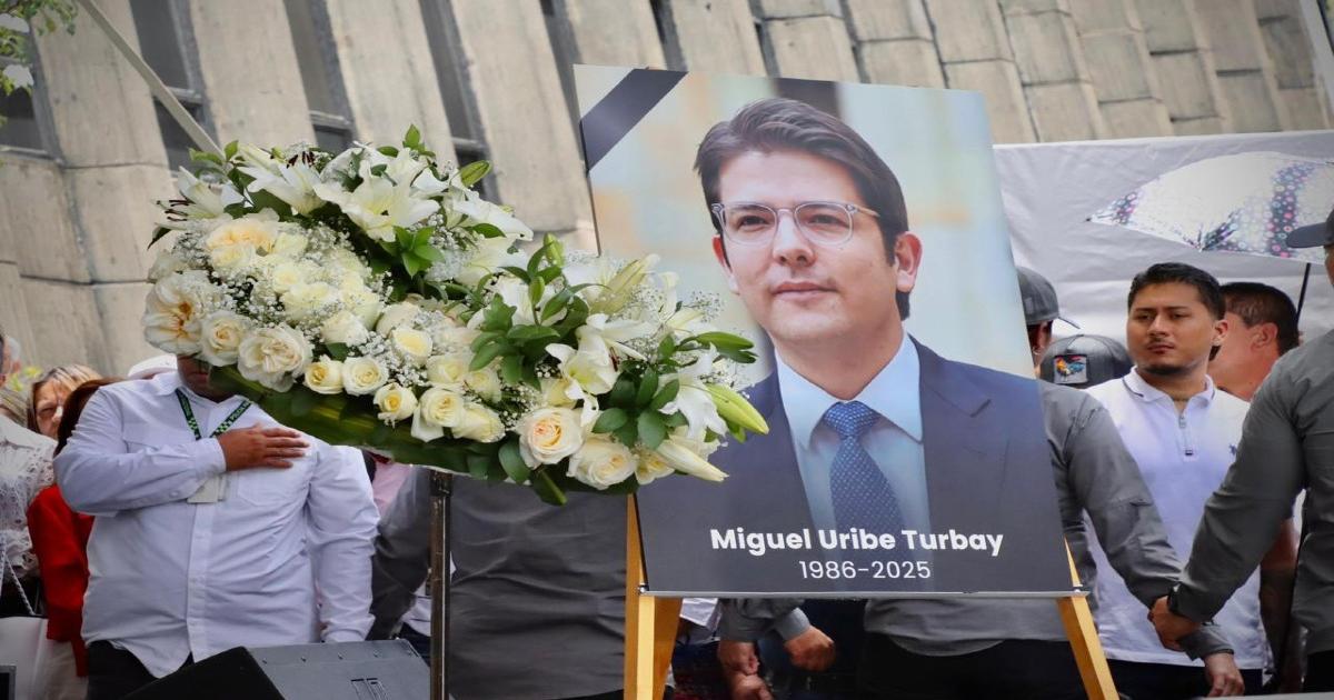 "Familia de Miguel Uribe debe saber que no está sola": gobernador de Antioquia