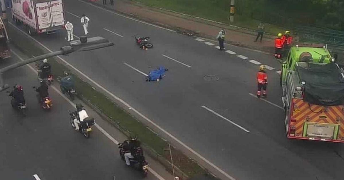 Accidente en la Paralela: Motociclista murió  al chocar contra un camión en Medellín
