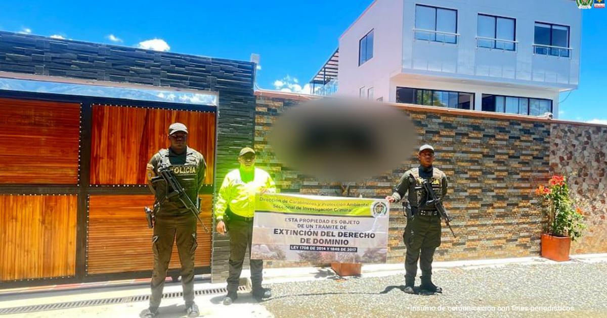 Los millonarios bienes de la minería ilegal en Buriticá: La fiscalía ocupó las lujosas casas de la red criminal