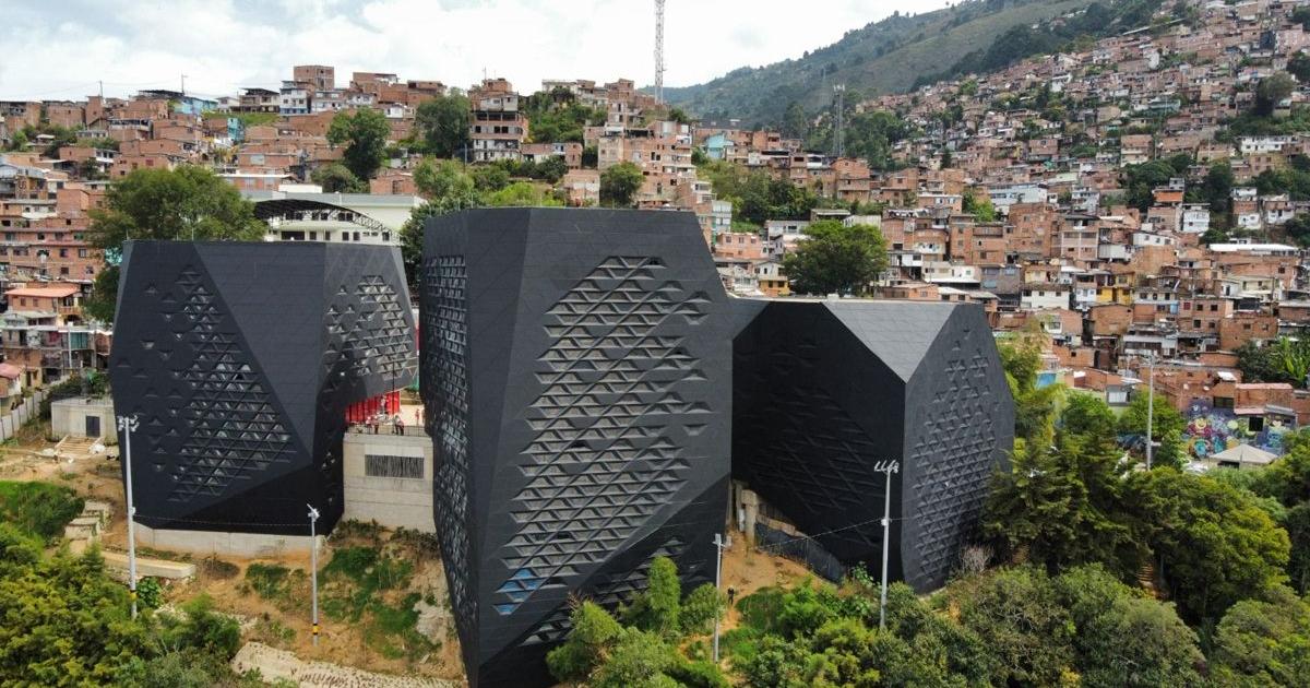 Alcaldía de Medellín finalizará obras en la reconocida Biblioteca Parque Santo Domingo Savio