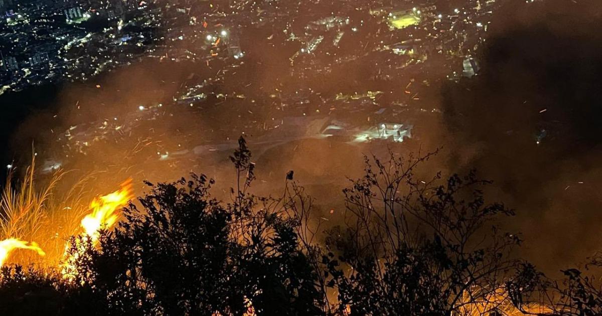 [Video] Un incendio forestal casi llega a las viviendas de la comuna 13