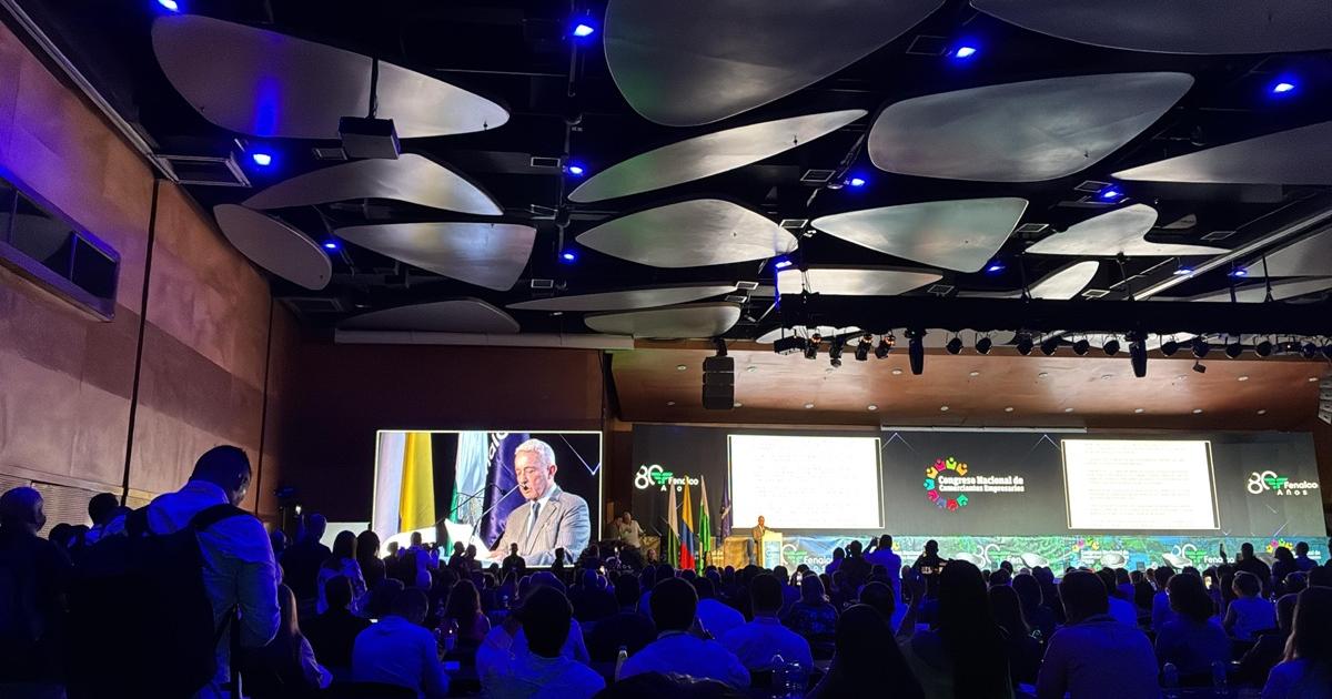 "Siguen orondos los responsables que concedieron impunidad total al terrorismo": Álvaro Uribe Vélez