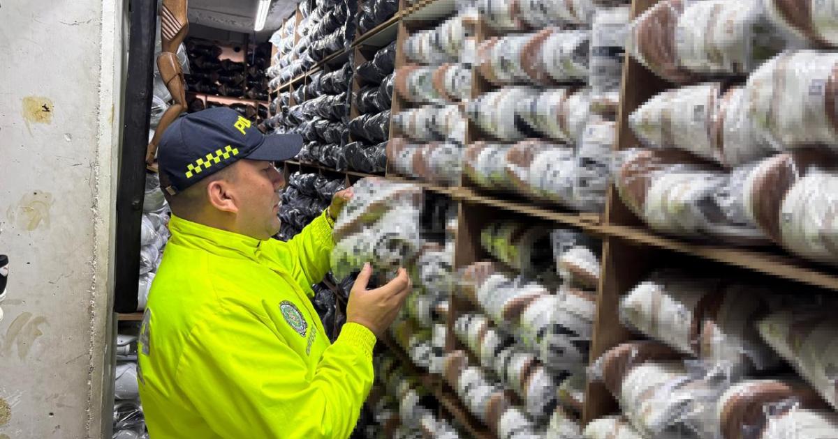 Gorras y tennis: la millonaria mercancía de contrabando del centro de Medellín