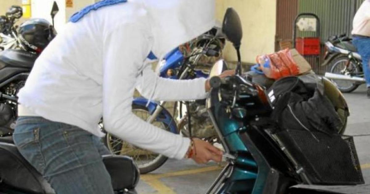 Robaron una moto, la desvalijaron y exigía $18 millones para devolvérsela en pedazos en Medellín