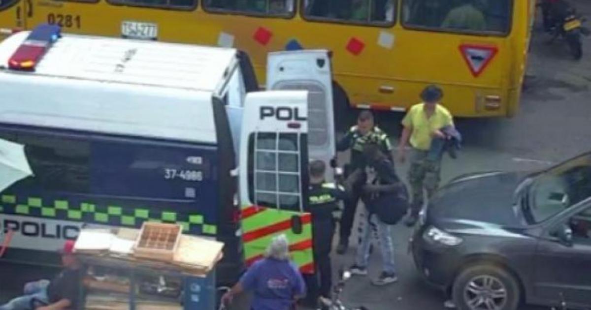 Con el cuchillo en la mano: Capturan habitante de calle que mató a otro en Medellín