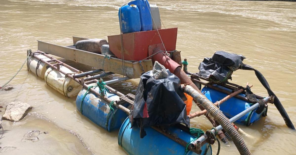 [FOTOS] Destruyen maquinaria de $800 millones del Clan del Golfo que extraía más de 11 kilos de oro mensual en Antioquia