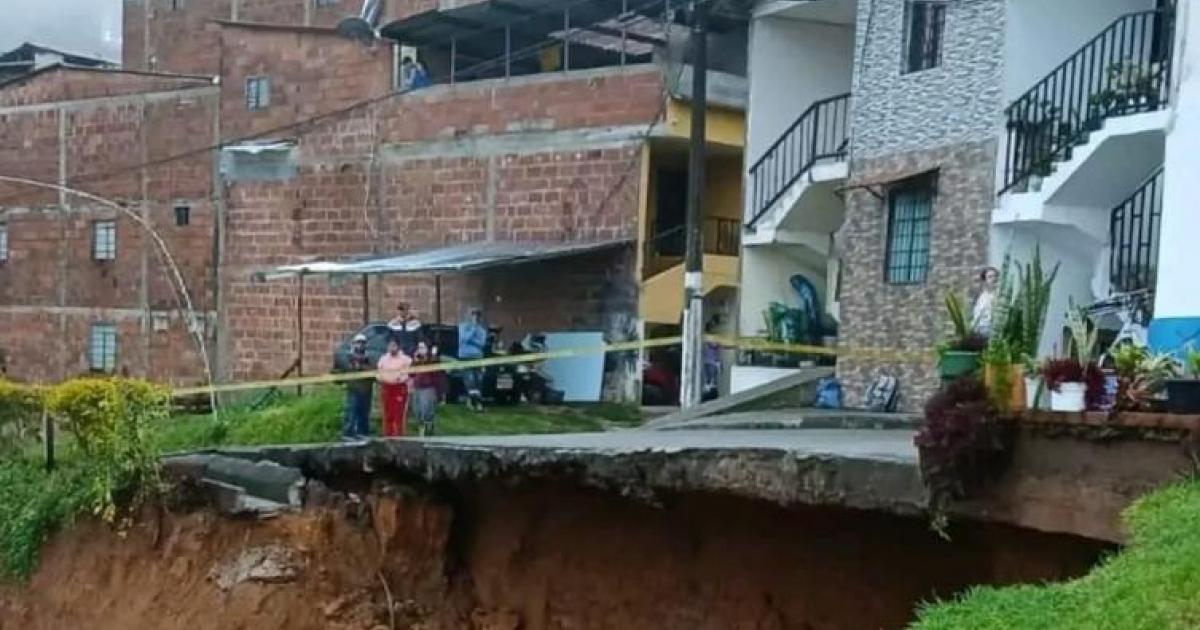 Deslizamiento de tierra tiene en vilo a familias en Granada: Alcaldía decreto calamidad pública