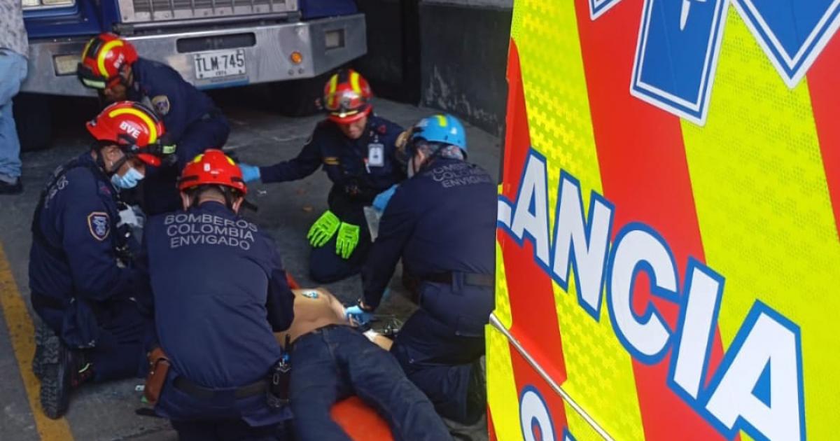 Tragedia laboral: Motocarguero murió aplastado por dos losas de mármol en Envigado, Antioquia