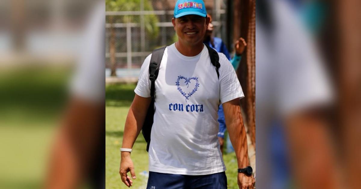 El balón que salvó una vida: La Lucha de Willington Cano, el exfutbolista que usa el deporte para rescatar la juventud en la Comuna 13