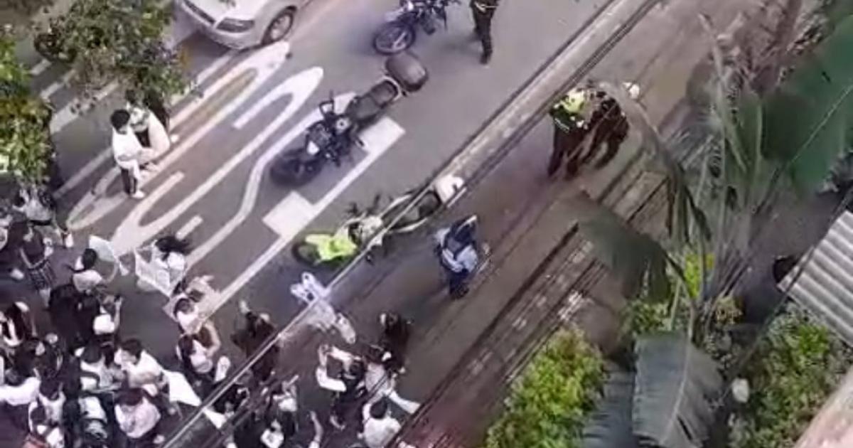 Comunidad educativa de Copacabana en protesta: Realizan cierre de una vía por crisis sanitaria