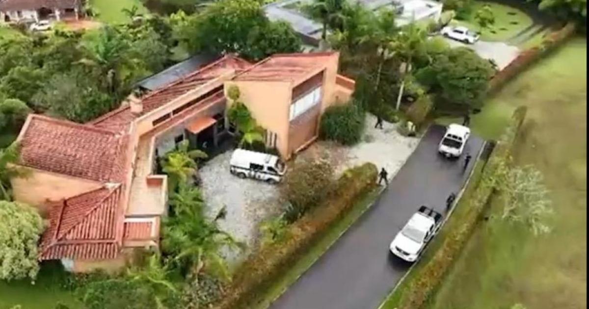 (Video) En tremenda mansión aprehendieron al joven señalado de ordenar el crimen de sus tías por una herencia en Envigado