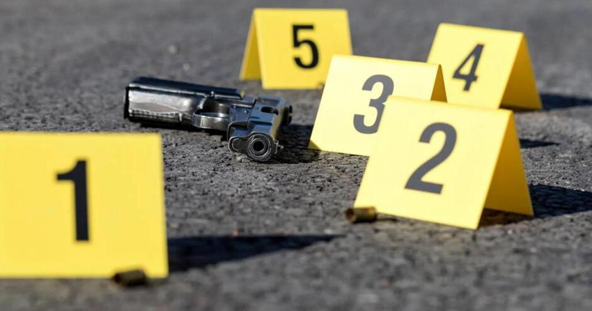 Dos jóvenes, uno de ellos menor de edad, murieron tras ser atacados a tiros luego de ser citados en una cancha de Marinilla