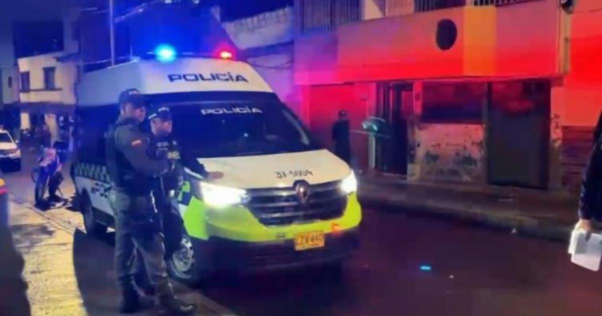 Mataron con arma blanca a miembro de la comunidad LGBTI en Medellín: Su pareja salió de la casa con un televisor