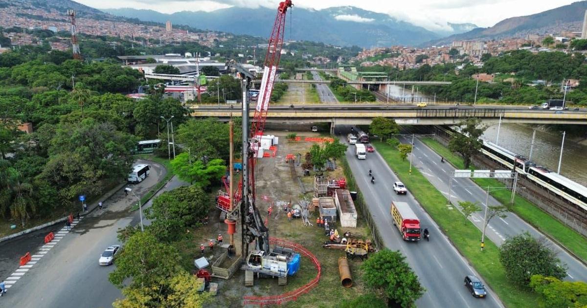 Inició la construcción de los primeros apoyos del viaducto elevado del Metro de la 80 en Medellín