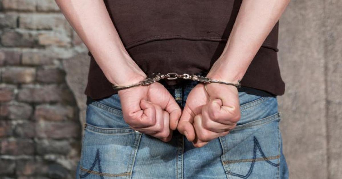 Un hombre cogió a machete e hirió a dos personas en Santa Elena