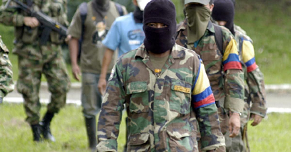 Denuncian robo de cultivos y amenazas de muerte tras invasión paramilitar de predios comunitarios en Urabá