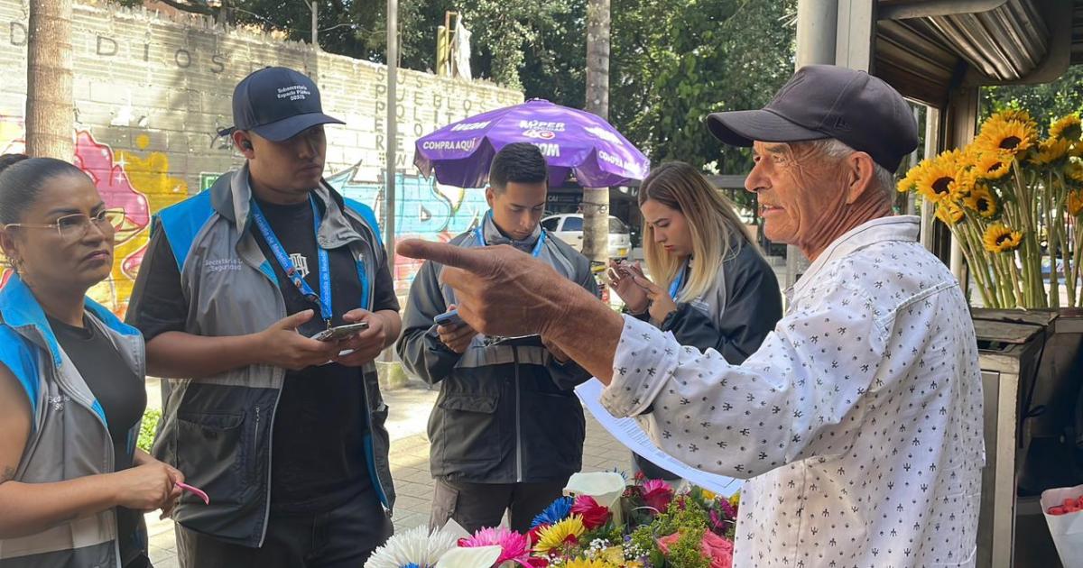 Con tecnología en tiempo real, georreferencian más de 2.000 módulos de venteros para el control del espacio público en Medellín