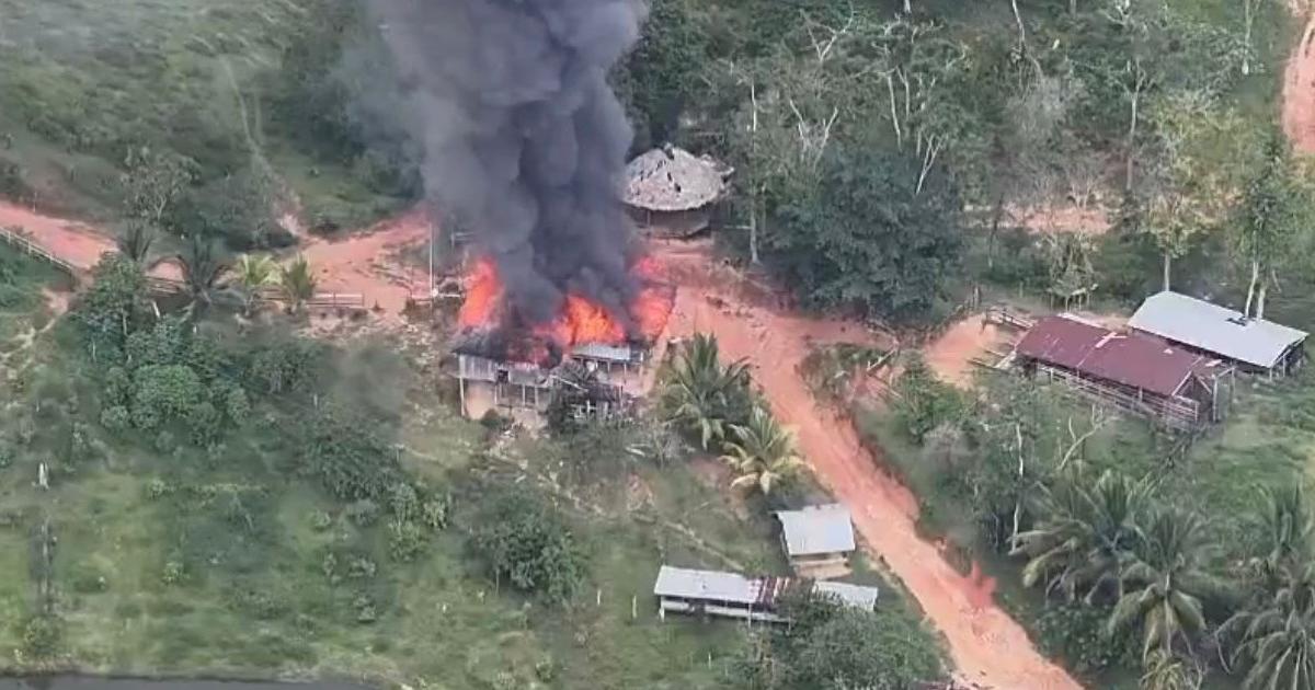 Desaparece una familia en El Bagre, Antioquia: guerrilleros incineraron su casa