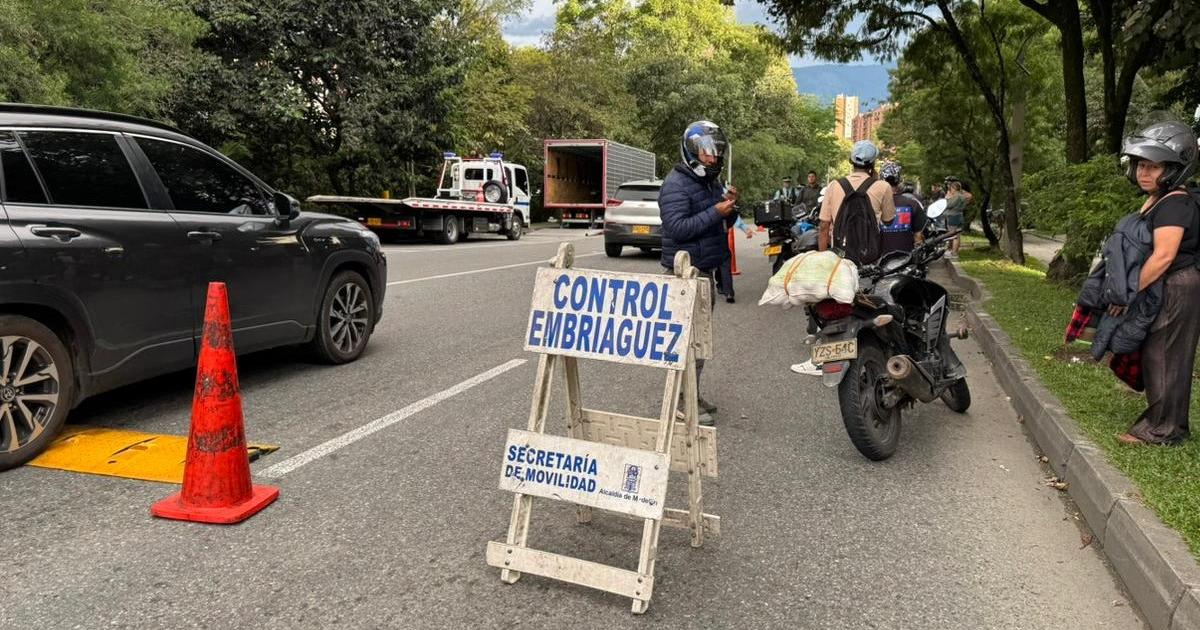 Agente de tránsito resultó herido por un motociclista que evadió control en Medellín