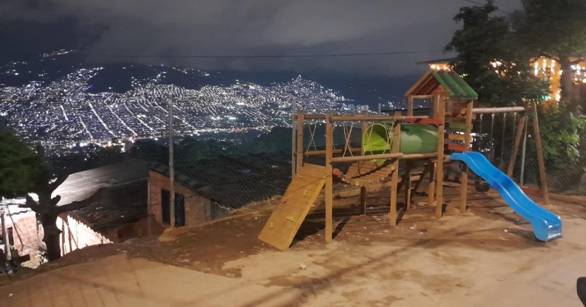 Un mes tardaría informe forense sobre la muerte de niño de 9 años que ingirió pastillas en un parque de Medellín