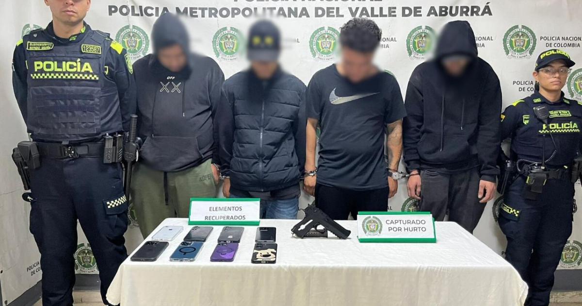 Persecución de película: Cuatro presuntos fleteros tenían en sus manos ocho celulares robados en Medellín