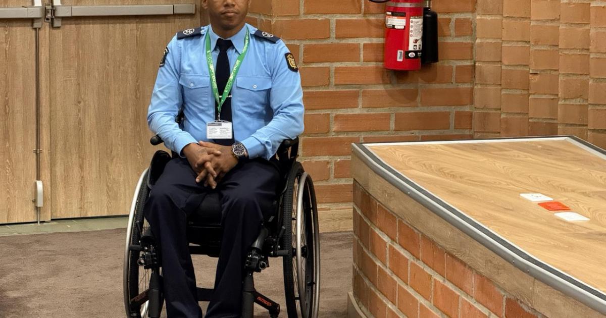 Historia de vida en Medellín: Por primera vez se tendrá un agente de tránsito en silla de ruedas