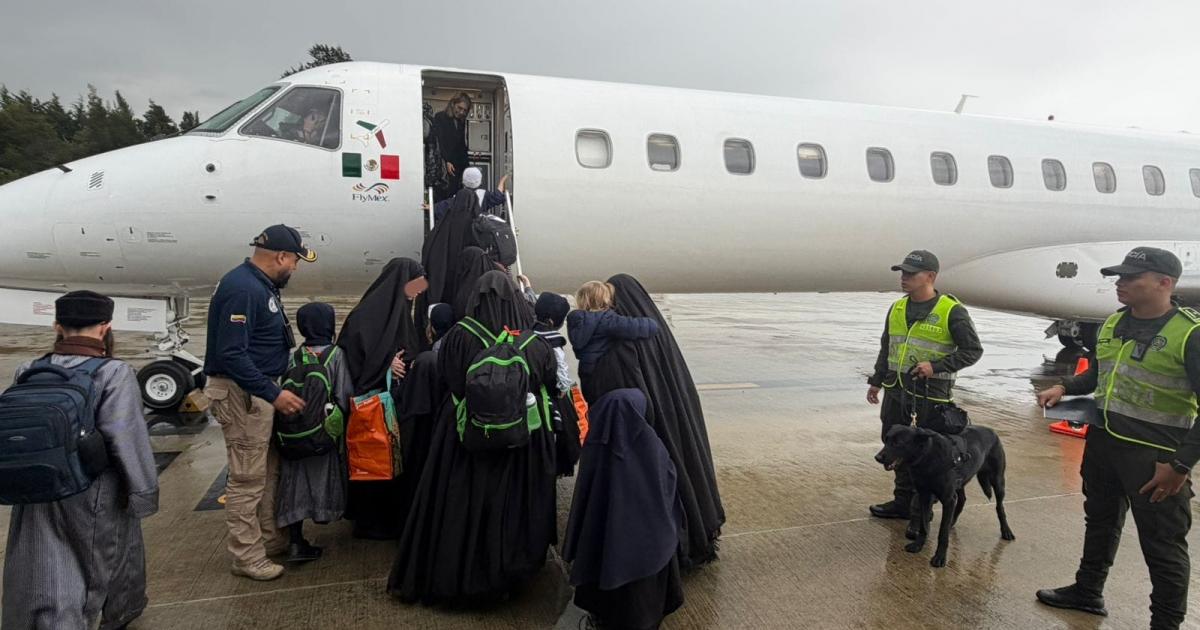 Colombia expulsa a adultos de la secta judía Lev Tahor y traslada a 17 menores a protección en Nueva York