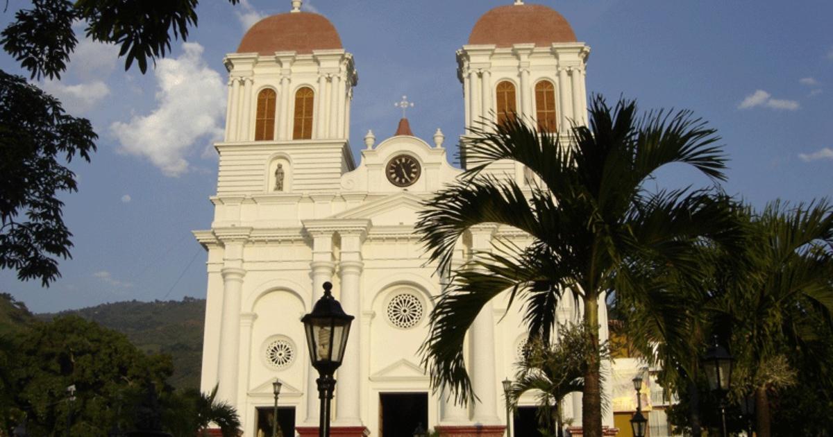 Combos delincuenciales de Medellín tienen intimidados a comerciantes del occidente antioqueño