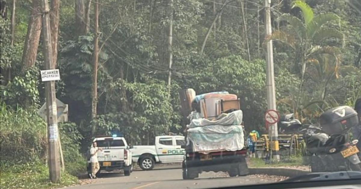 Encontraron un cadáver embolsado y cubierto con polisombra en zona verde de Sabaneta