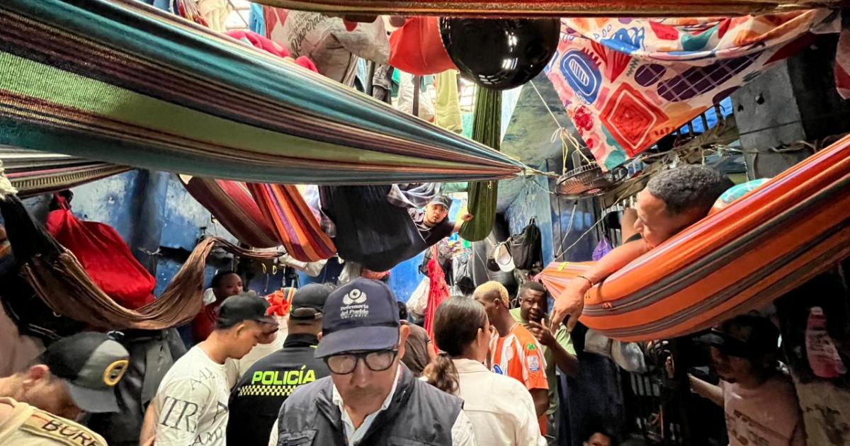 Cien privados de la libertad fueron trasladados de estaciones de policía en Antioquia tras fallo de la Corte