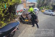 [Videos] Arrolló a tres personas, chocó dos motos y escondió el carro en Medellín