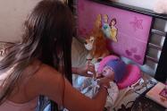 Bello lanza estrategia para prevenir el embarazo adolescente con simuladores de bebés