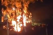 Voraz incendio consumió una carpintería en San Antonio de Prado de Medellín