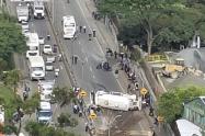 Accidente de tránsito en la autopista Medellín - Bogotá 