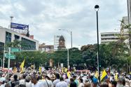Movilización en Medellín por la defensa de Álvaro Uribe 