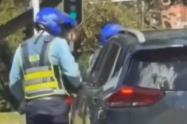 Funcionario de tránsito será sancionado por conducta violenta tras evasión de pico y placa en Medellín 