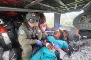 Mujer embarazada en estado crítico fue evacuada desde zona rural de Urrao hasta Medellín en una misión humanitaria
