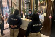 Operativo de Migración Colombia en hoteles de Medellín 