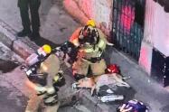 Dramático rescate de perrito en el centro de Medellín