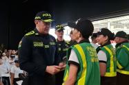 Policía cívica de mayores es reconocida por su servicio en Medellín