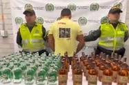 Incautan 120 botellas de licor adulterado ocultas dentro de una camioneta en Santo Domingo