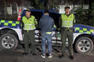 Cayó en Caldas un fugitivo con notificación azul de Interpol buscado por homicidio agravado y porte ilegal de armas