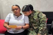 Una videollamada navideña y un mensaje de mamá: la misión especial que reunió a dos hermanos soldados en Antioquia