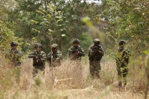Combates entre el Ejército y las banda criminales (Imagen referencial). 