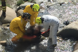 Dos personas muertas dejó balacera entre combos y policía en Medellín