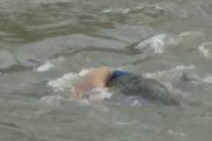 Hallan cadáver en el río Medellín