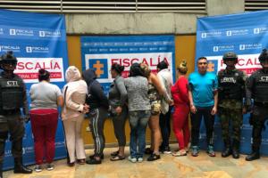 Un guardián del Inpec y otros 11 presuntos integrantes de la red también fueron asegurados.