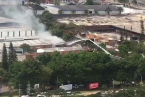 os personas sufrieron afectaciones durante el incendio de un local comercial en  Itagüí
