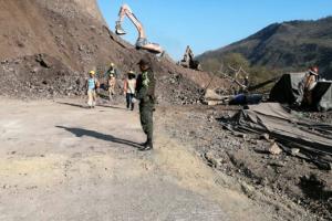 En la zona adelantan los trabajos de remoción de escombros. 