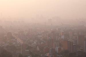 Con estaciones de monitoreo en amarillo, comenzó pico y placa ambiental en Medellín